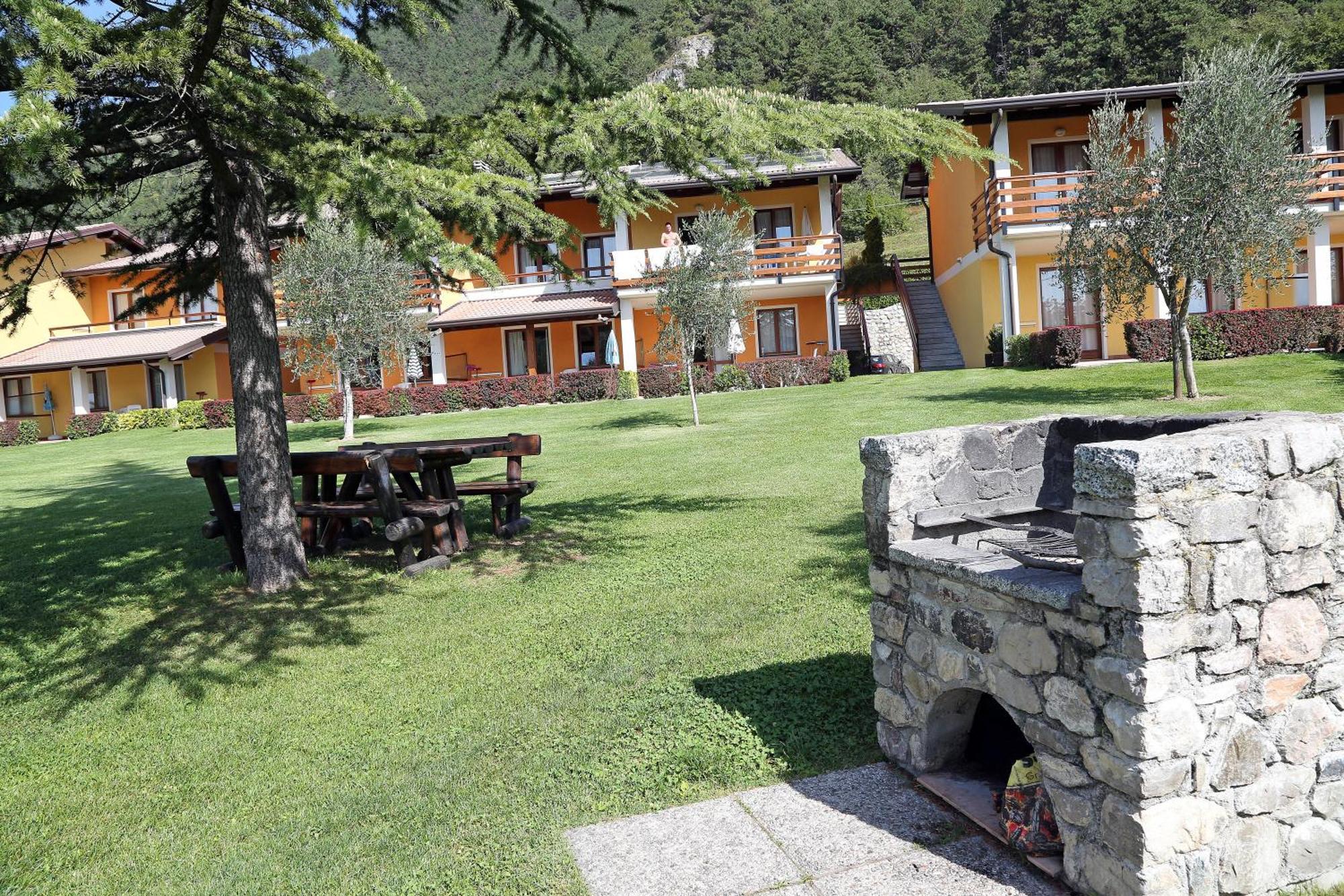 Hotel Residence La Pertica Tremosine Exterior photo